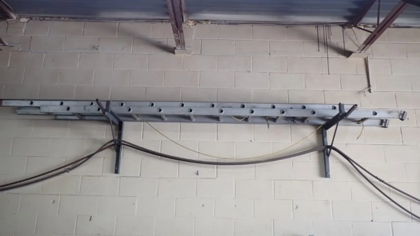 Aluminum Extension Ladder