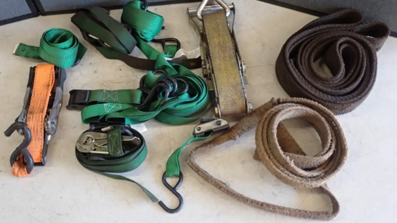 Ratcheting Tie-Down Straps