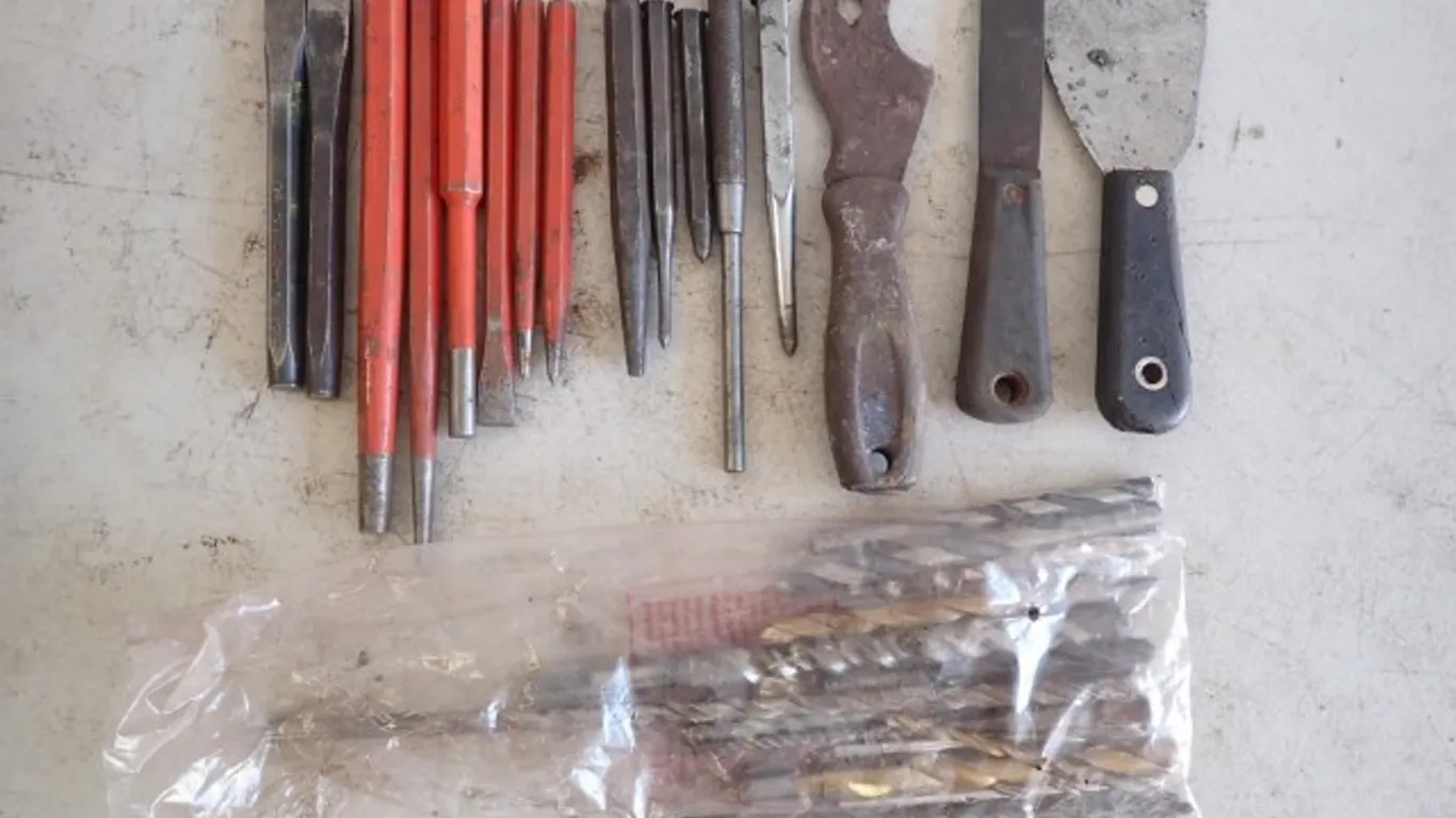 Chisels & Star Drills +