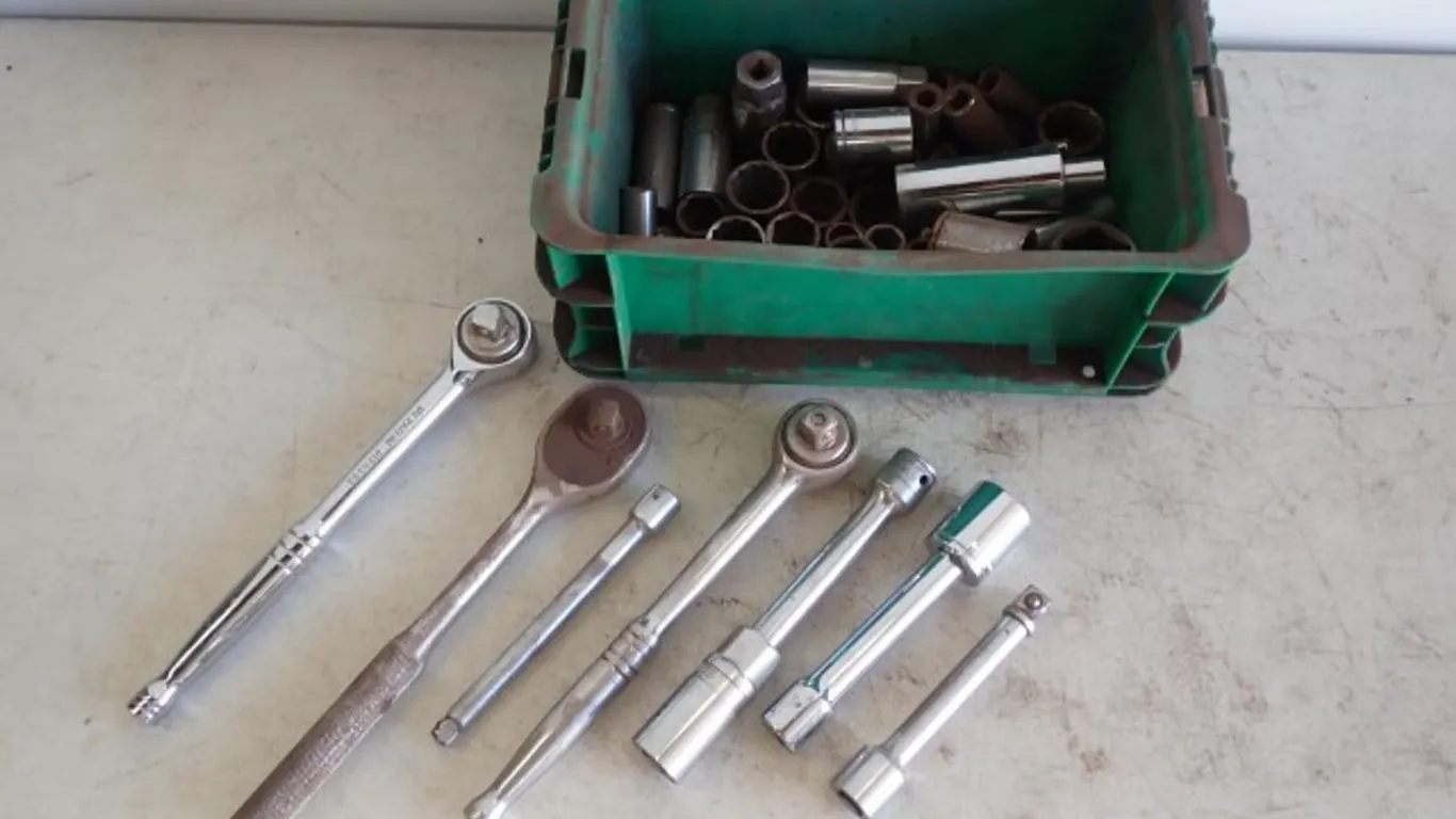 Ratchets, Sockets & Extension Bars