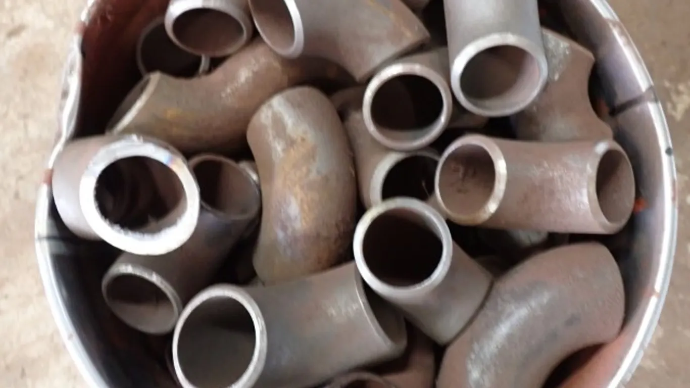 Assorted Weld Elbows & Steel Pipe Fittings