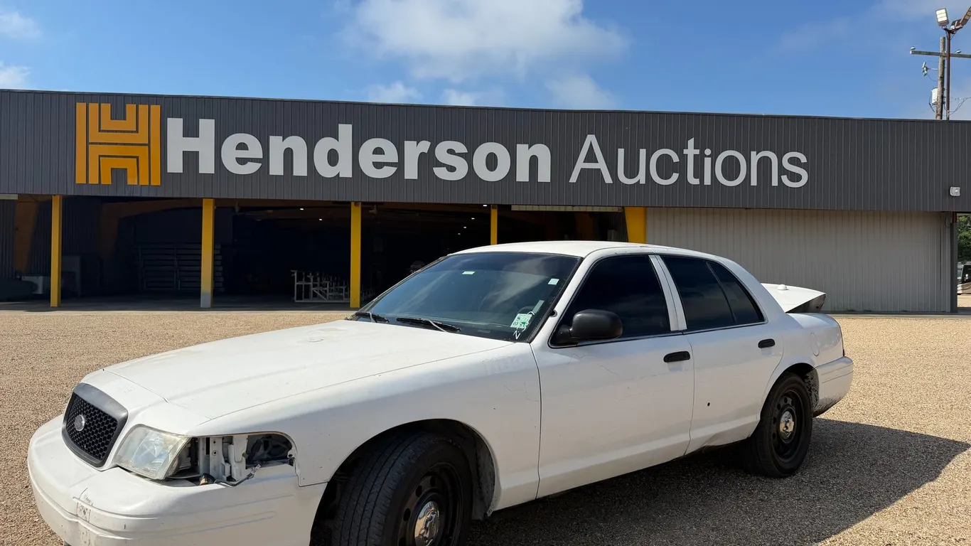 2011 FORD CROWN VICTORIA