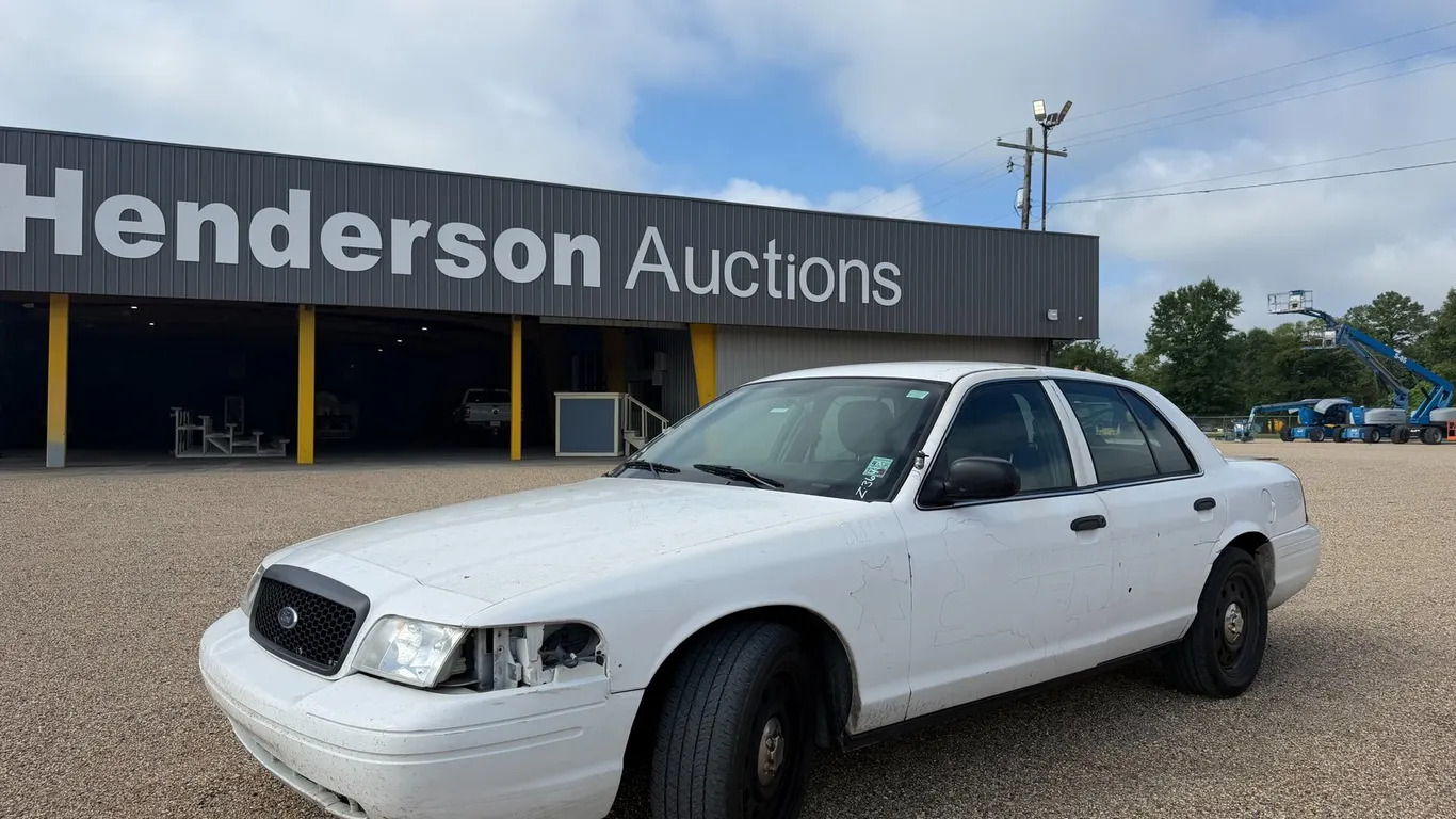 2011 FORD CROWN VICTORIA