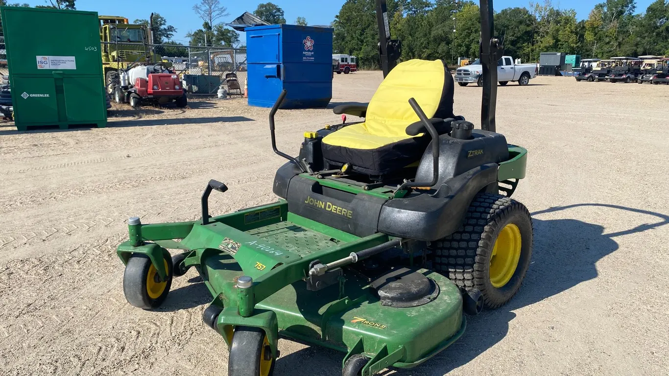 JOHN DEERE ZTRAK-757