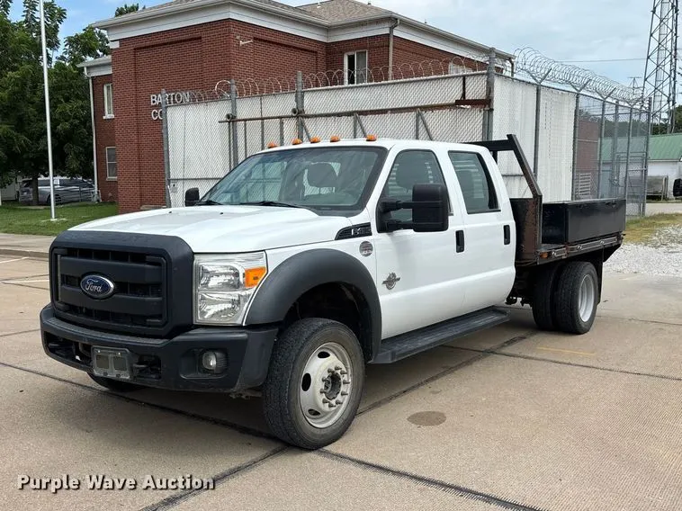 2016 Ford F450 Super Duty Crew Cab flatbed truck