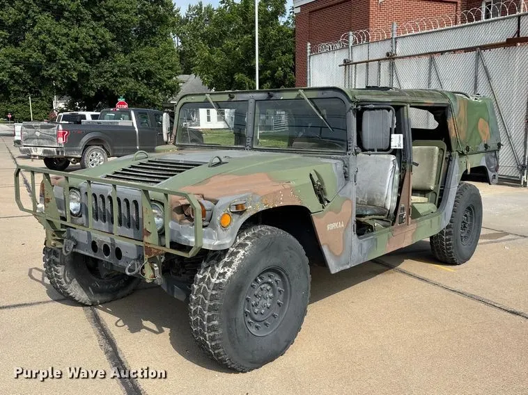 1991 AM General M998 HMMWV SUV