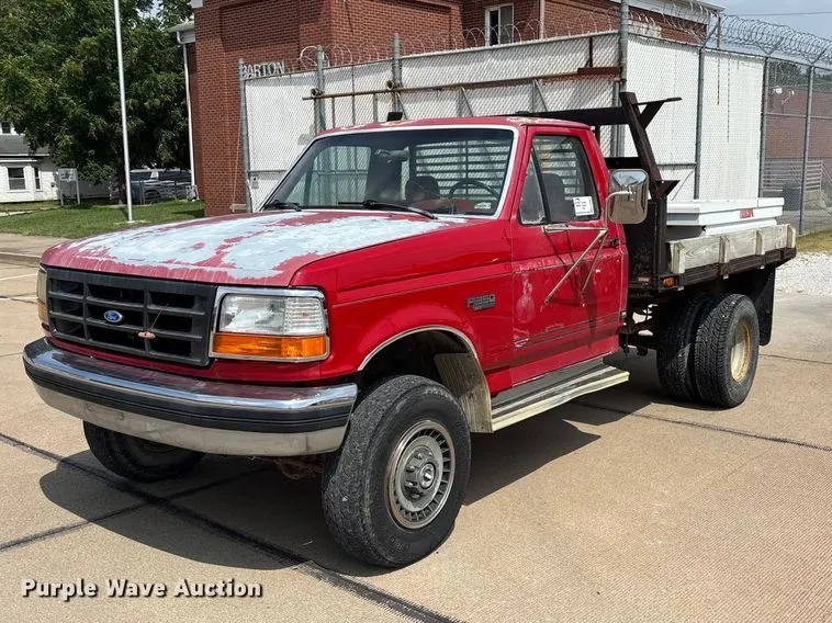 1993 Ford F350 flatbed pickup truck