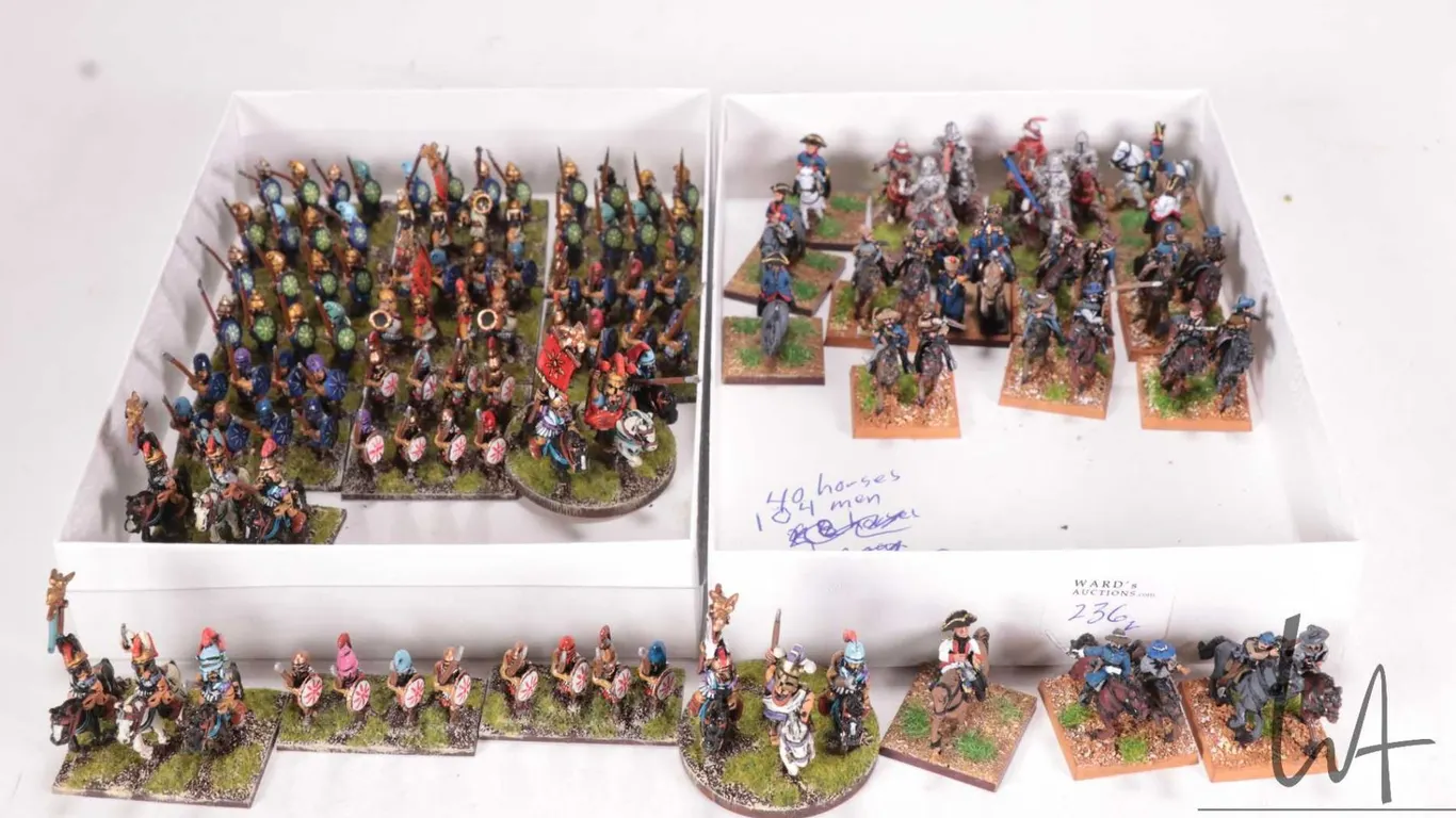 Large selection of what appears to be 15mm Roman Empire miniatures including mounted men and warrior