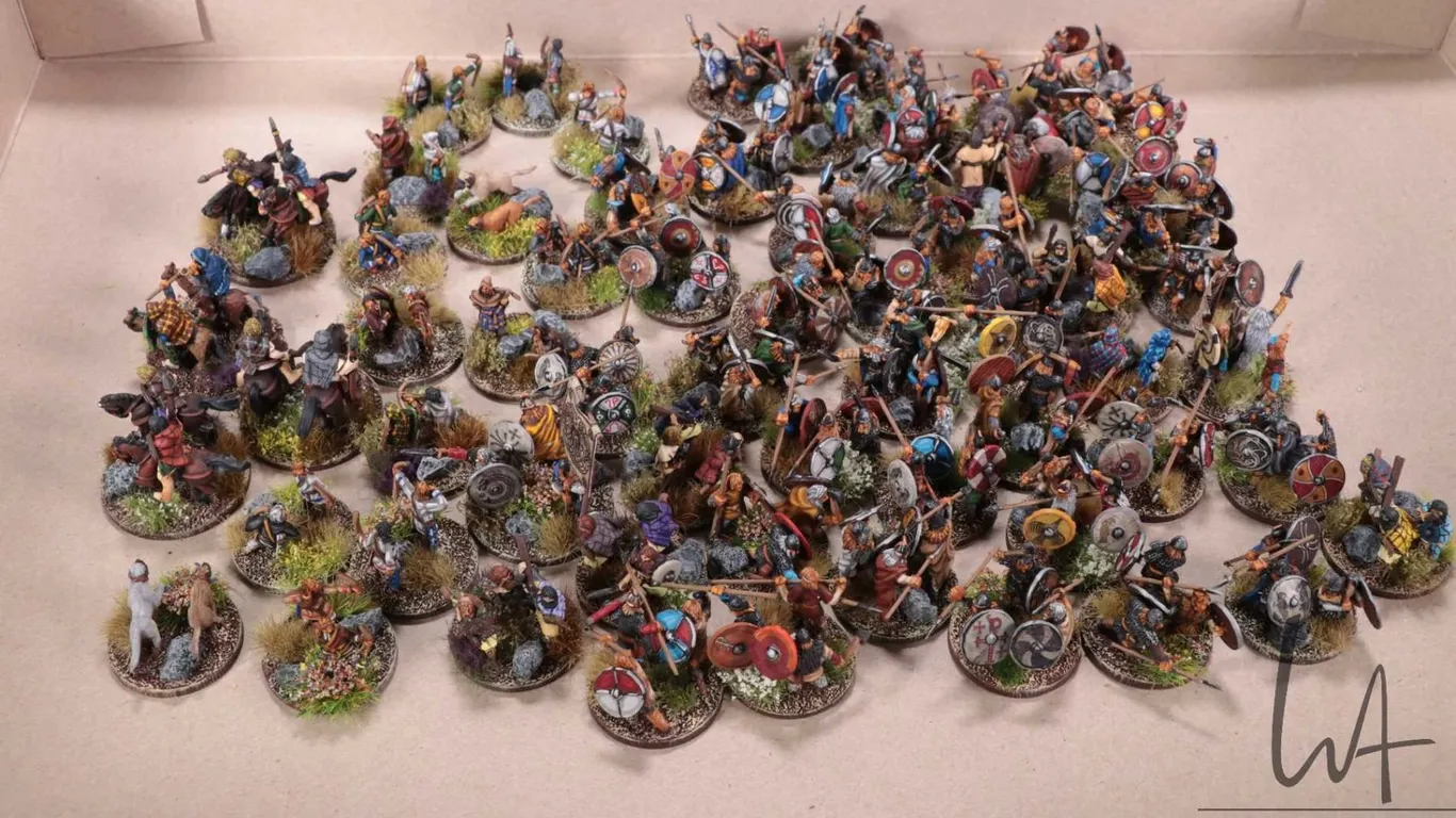 Large selection of what appears to be 15mm Dark Ages Viking warriors including mounted men, men with