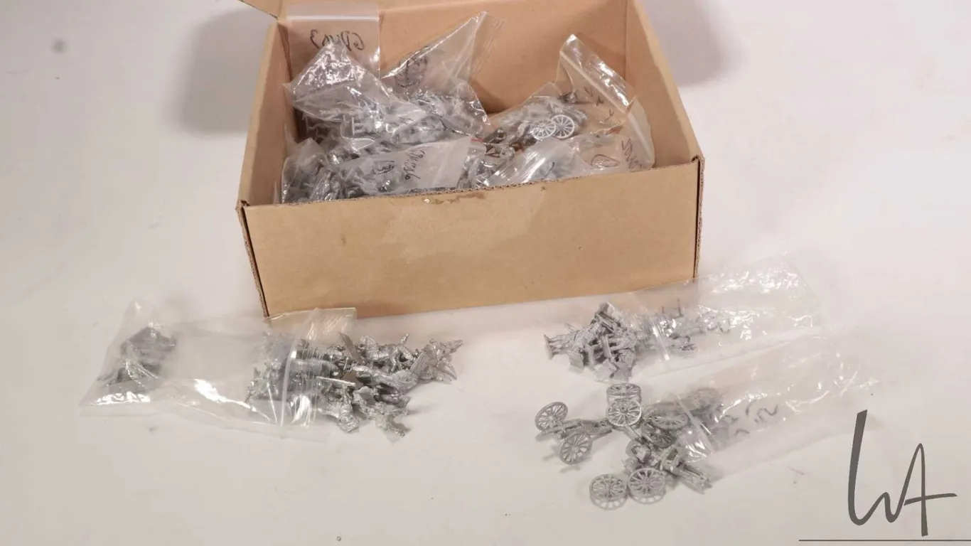 Selection of metal miniatures including French artillerys, Uhlans, Chassens etc., approximately 700