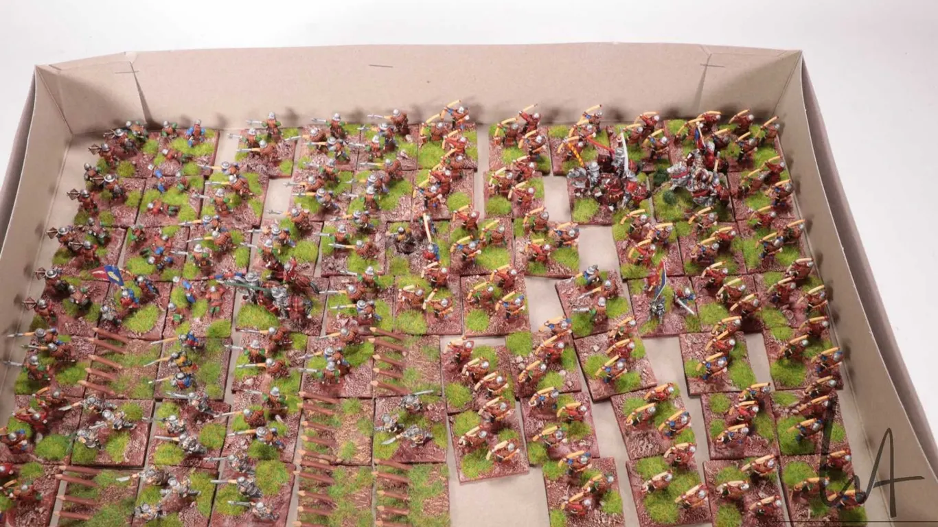 Large selection of what appears to be 15mm War of the Roses miniatures including longbowman, men-at-