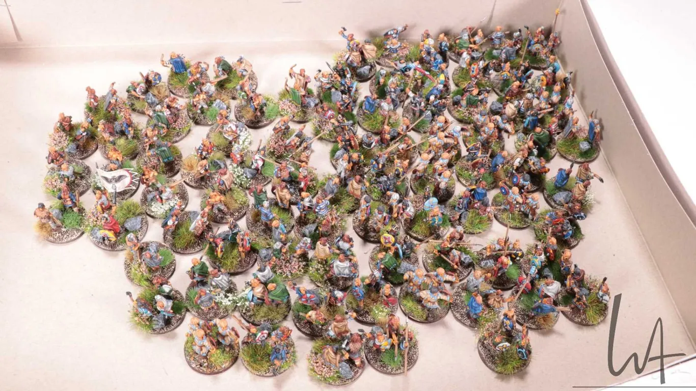 Large selection of what appears to be 15mm Dark Ages warriors, possibly Saxons or Viking. Approximat