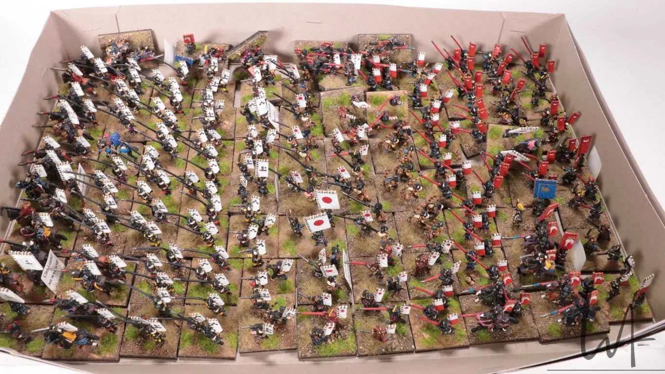 Large selection of what appears to be 15mm Samurai warrior miniatures including Sashimoto, Daimyo, T