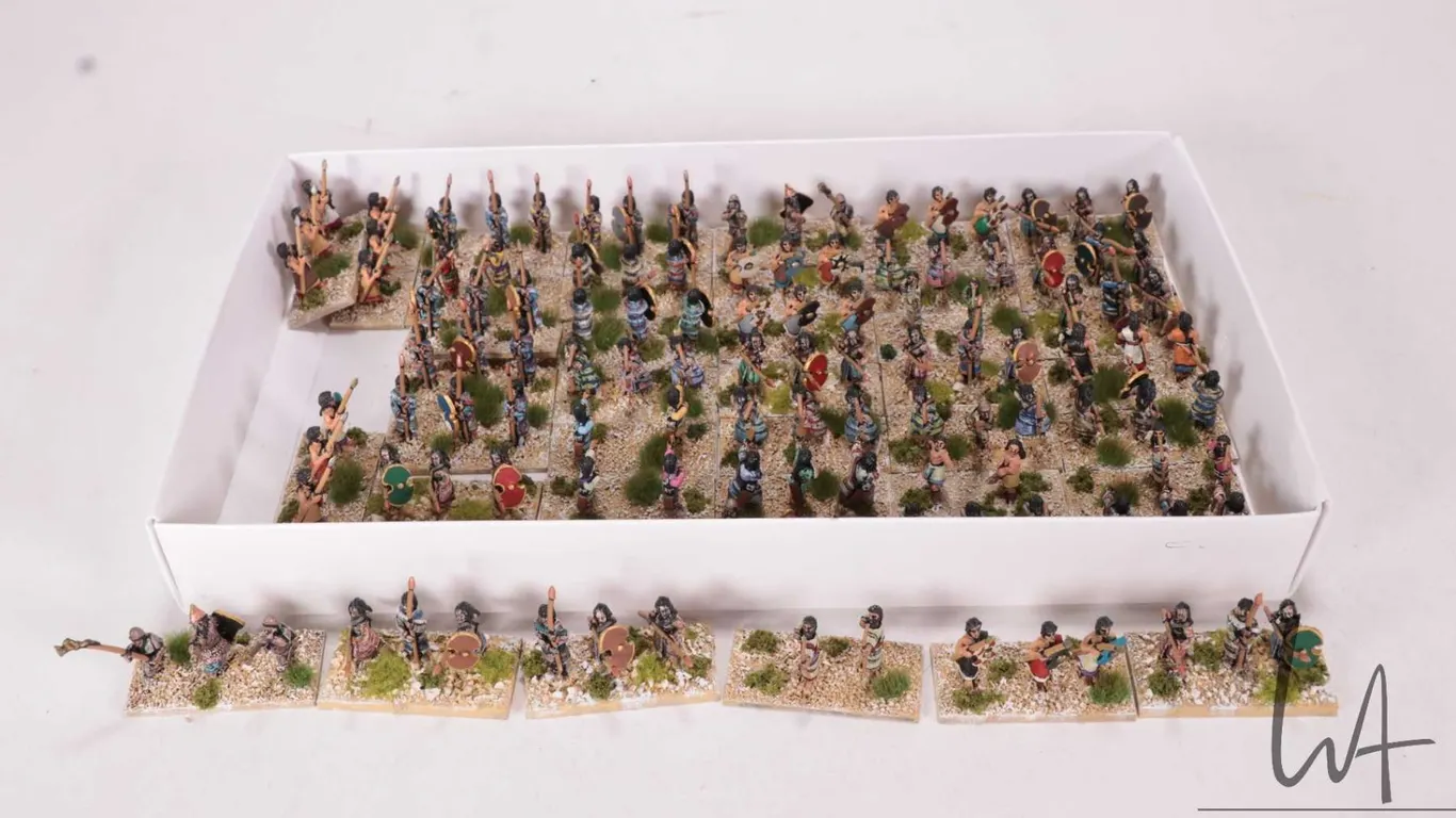 Large selection of what appears to be 15mm Medieval warriors. 42 bases with 3 individually and intri