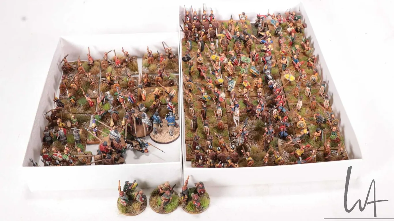 Large selection of what appears to be 15mm Dark Ages pikemen, mounted riders, men with swords etc. A