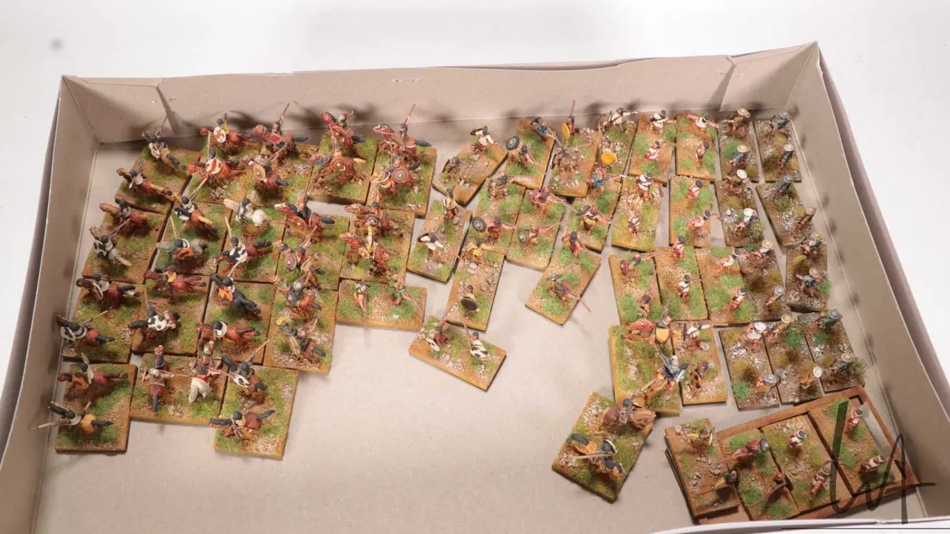 Large selection of what appears to be 15mm Numidian warriors and horsemen. Approximately 100+ indivi