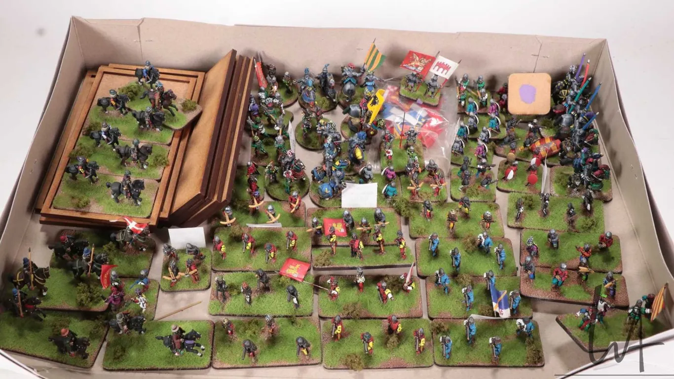 Large selection of what appears to be 15mm Renaissance Italian knights and English knights and solid