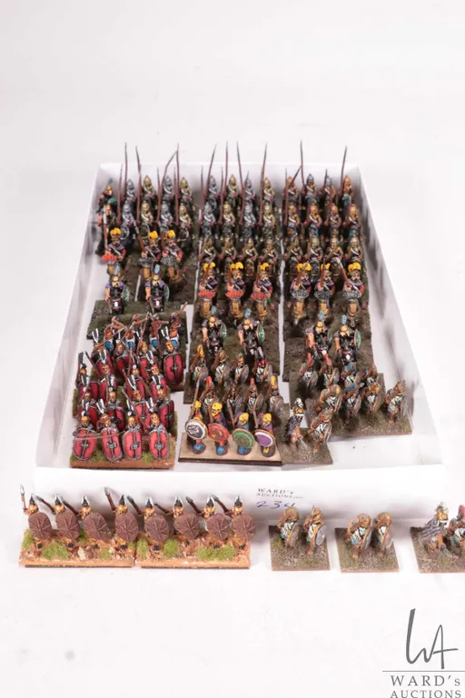 Large selection of what appears to be 15mm Roman Army miniatures including mounted men and warriors