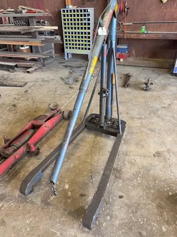 Walker Engine Hoist 1/2 Ton