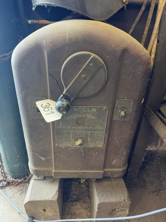 Lincoln Welder w/Helmet and Cables