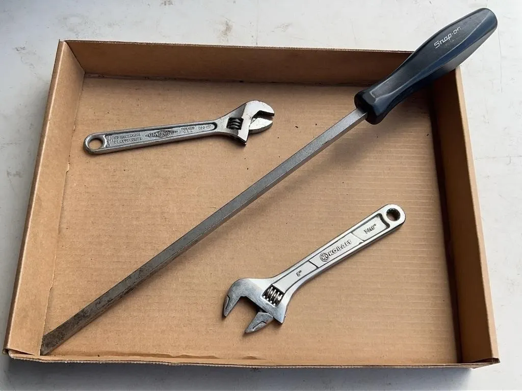 Snap-On Pry Bar, 2 Adjustable Wrenches