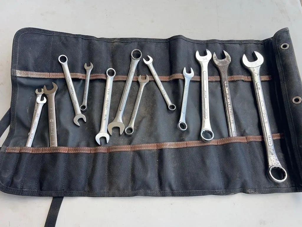 Assorted 16 Pc Combination Wrench Set 3/8-15/16�