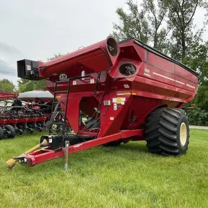 J&M 1050 Grain Storm Grain Cart ï¿¼