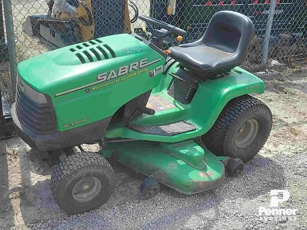 Sabre / John Deere 2046 Lawn Tractor w/ 46" Mower