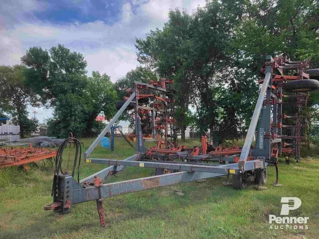 1983 Friggstad 33' Chisel Plow w/ Harrows