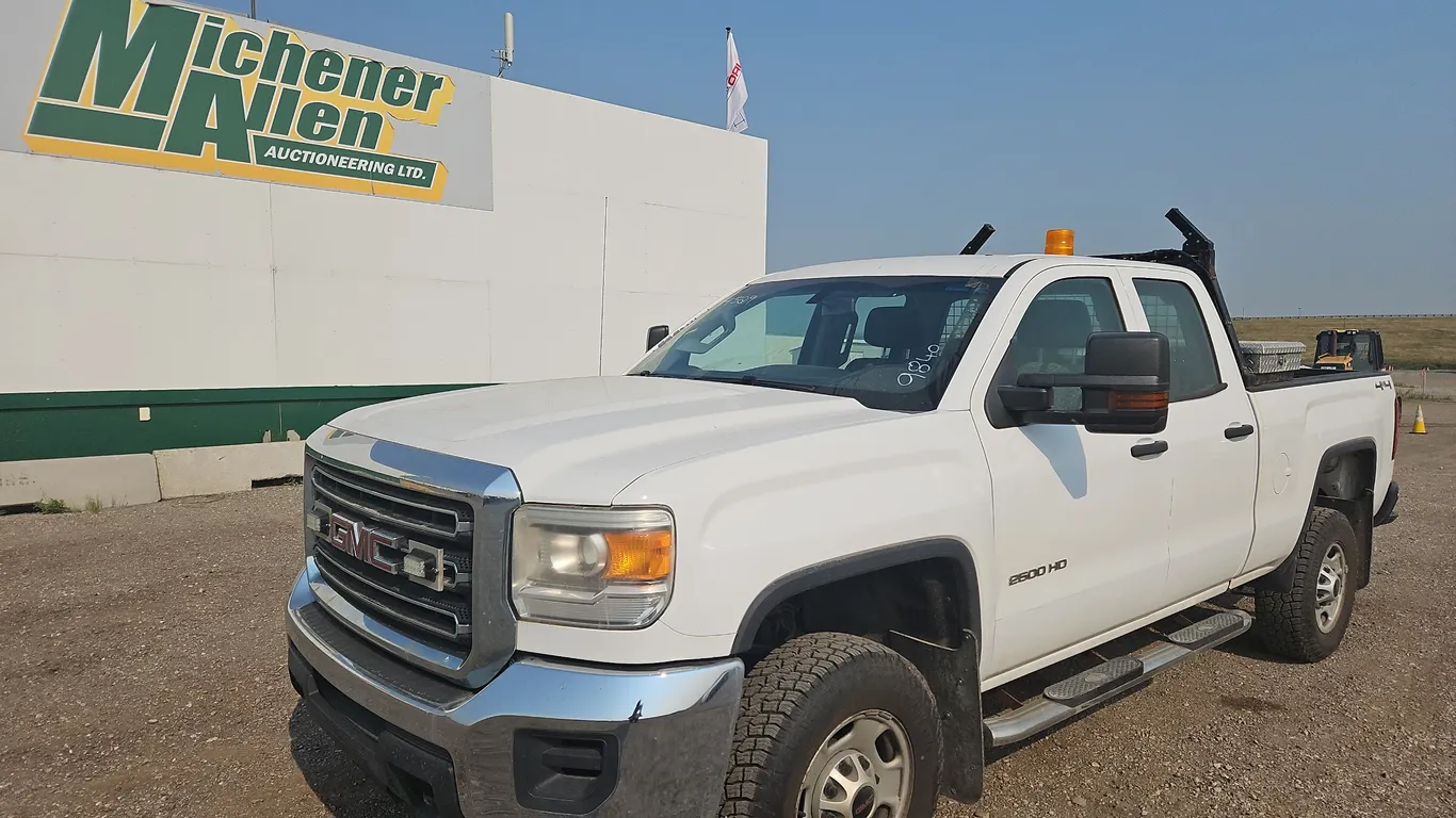 2015 GMC Sierra 2500HD 4x4 Base 4dr Double Cab SB