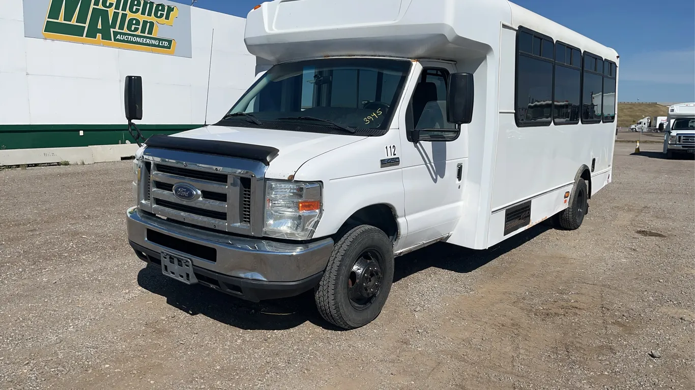 2016 Ford E-Series S/A 24 Passenger Bus