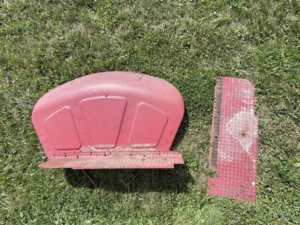 Massey Harris 44-6 Fender & 2 Deck Plates