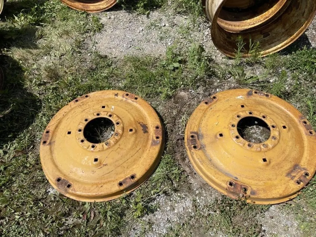 2 Massey Harris Hubs