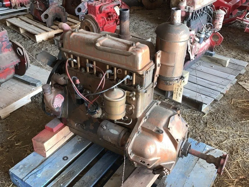 Massey Harris 260 Engine