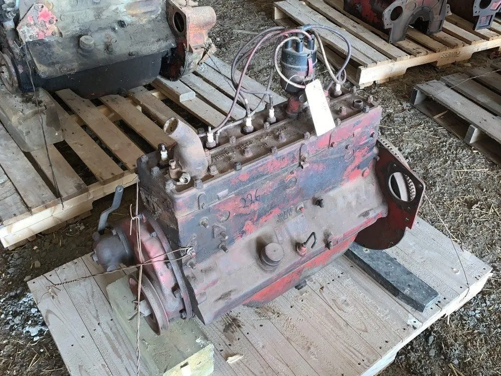 Massey Harris 226 Engine