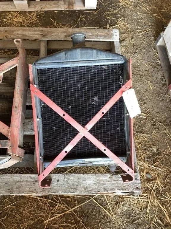 Massey Harris 81 Tractor Rad