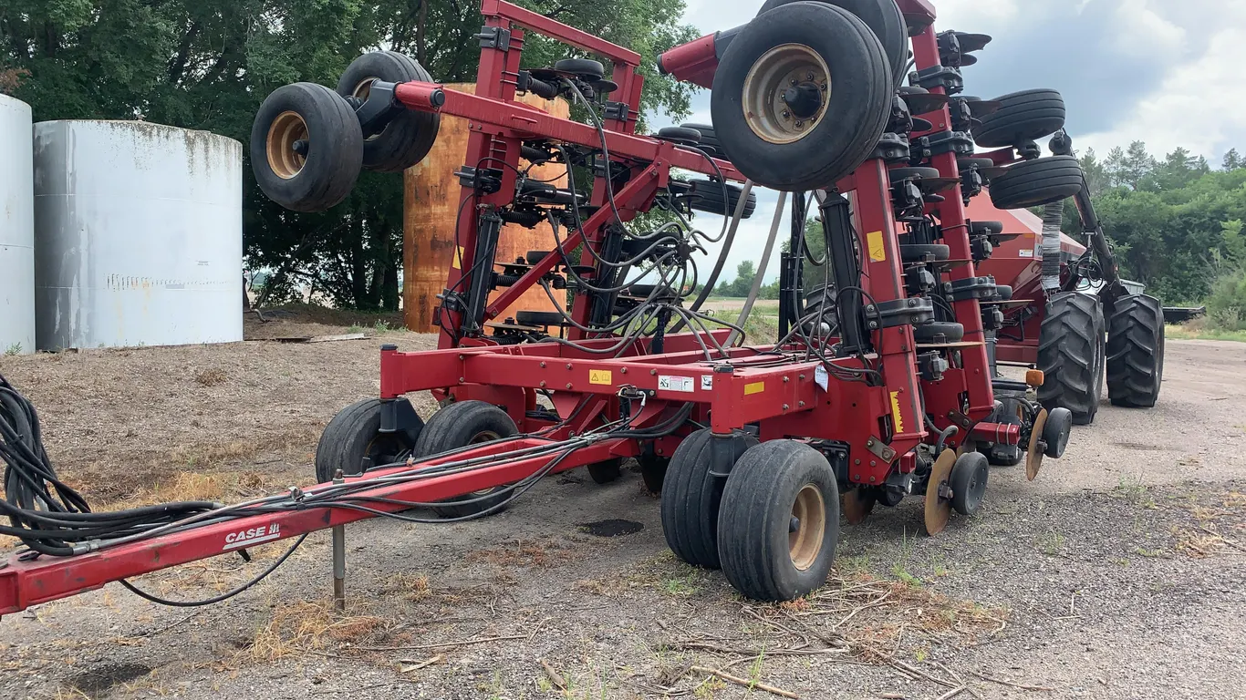 Case IH SDX30 Air Drill with Case IH 2300 Air Cart
