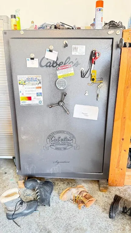 2010 Liberty Signature LZ-64 Gun Safe