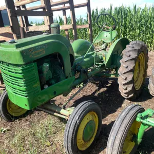 John Deere LA Tractor