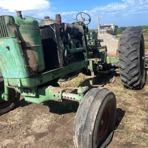 John Deere 4520 Tractor