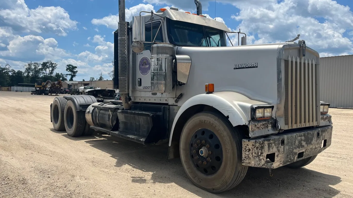 2010 KENWORTH W9