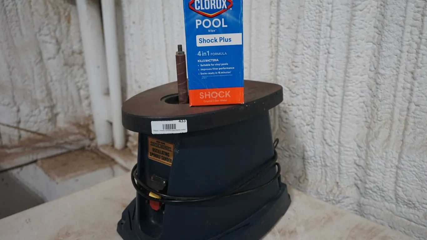 Central Machinery Oscillating Spindle Sander