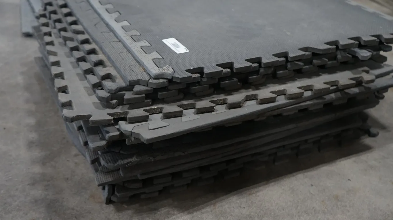 21 - 2' x 2' Stand-y Pads