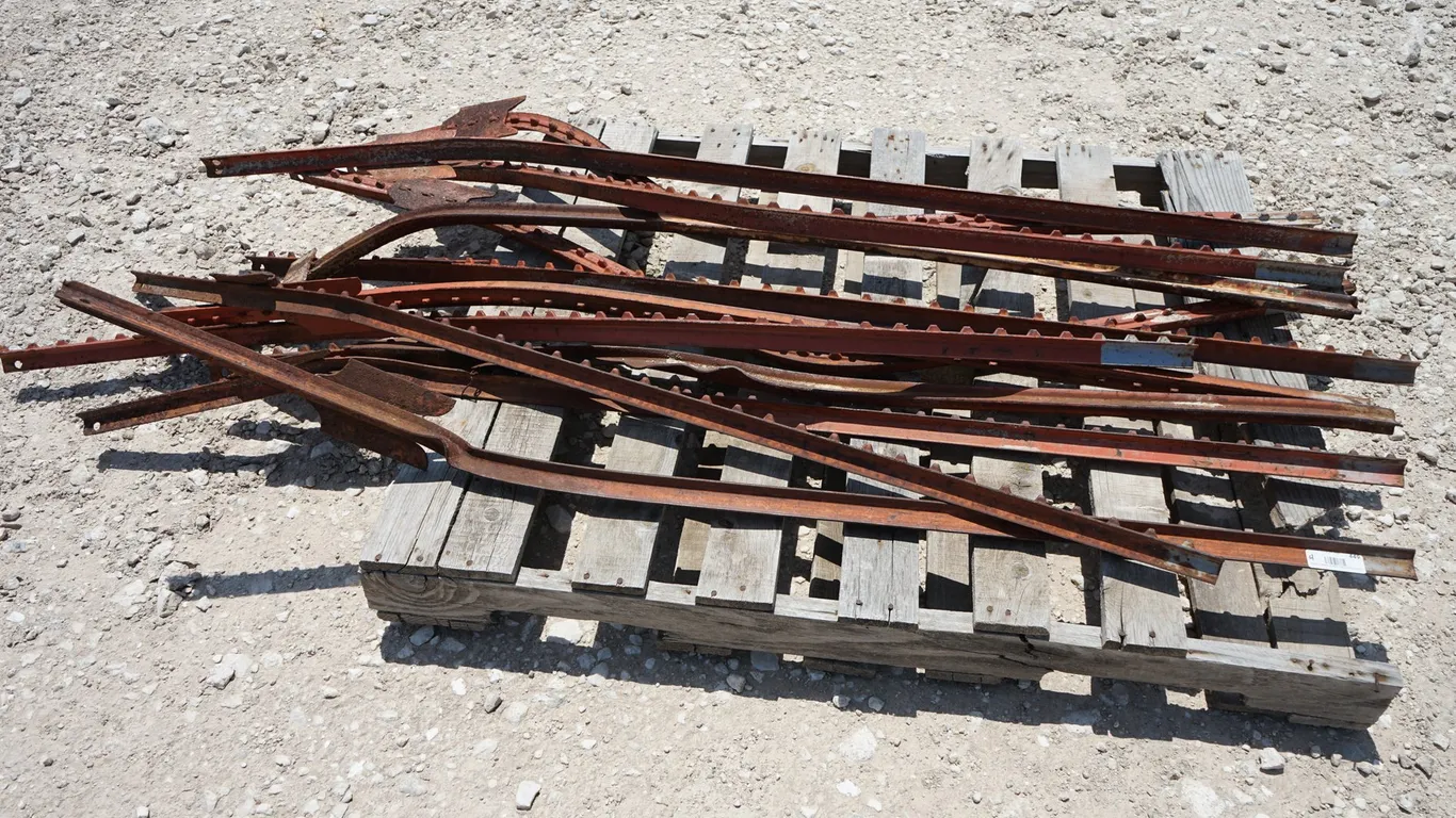 12 Bent T-Posts