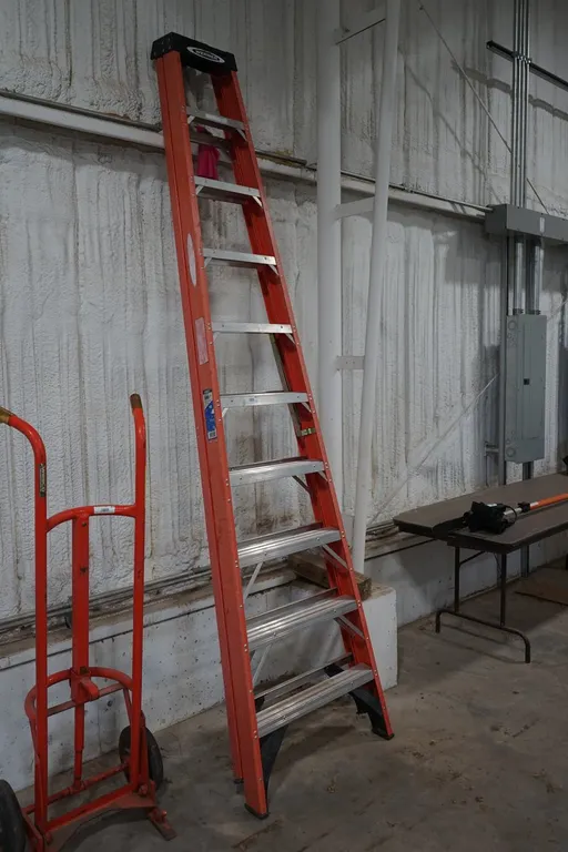 Werner 10' Fiberglass Ladder