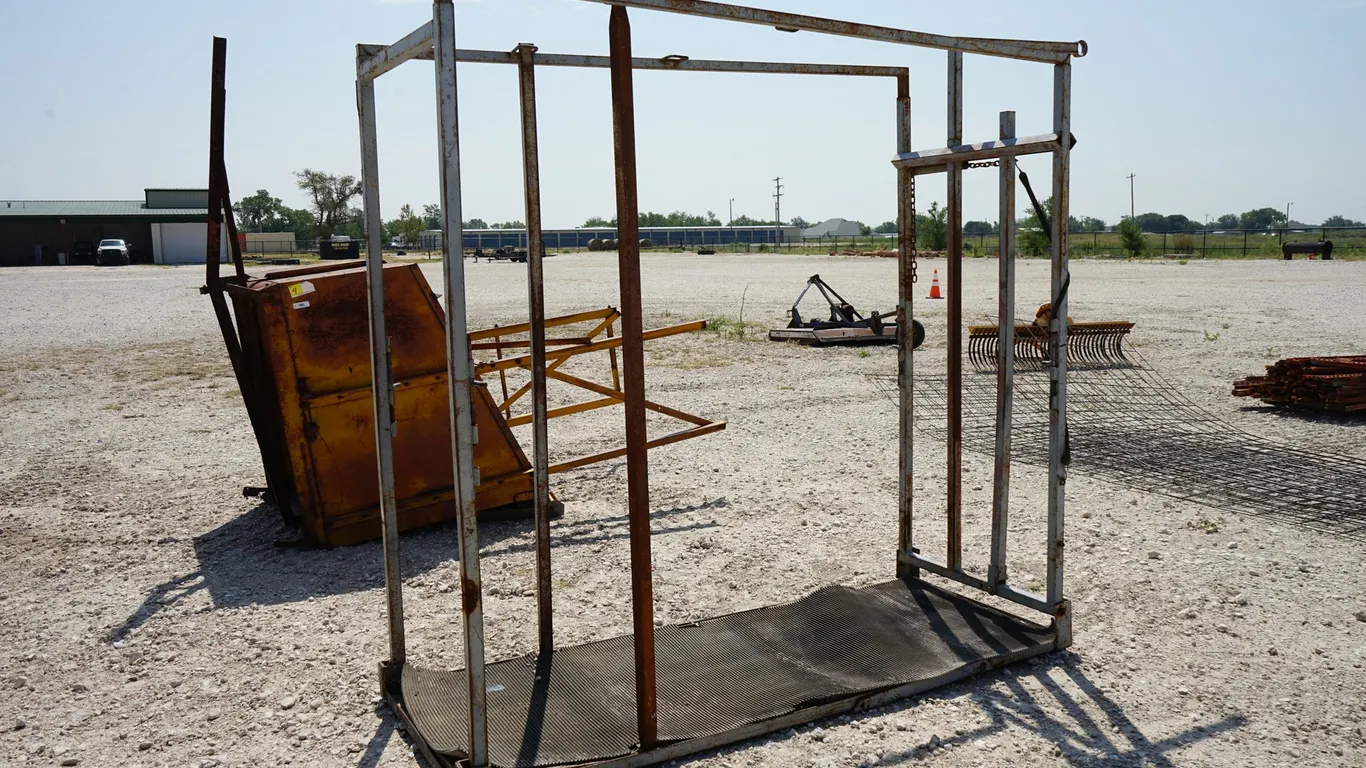Cattle Grooming Chute