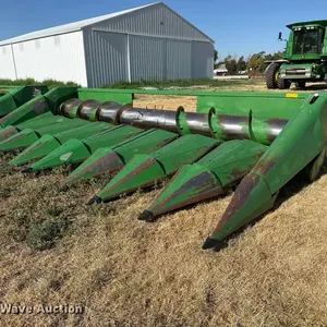 John Deere 853A all-crop head