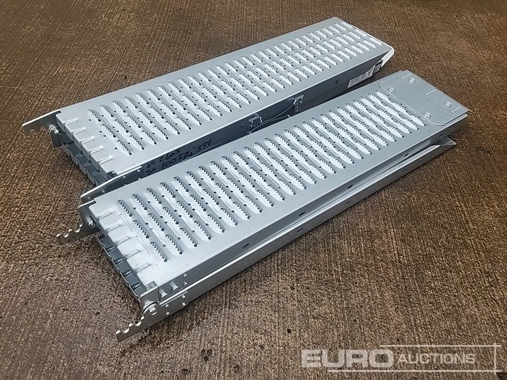 Unused 1.8 Meter Aluminium Folding Trailer Ramps , 4' Straight Ramps