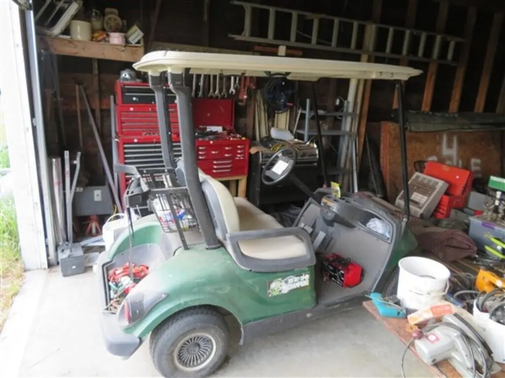 Yamaha Gas Powered Golf Cart, (Green)