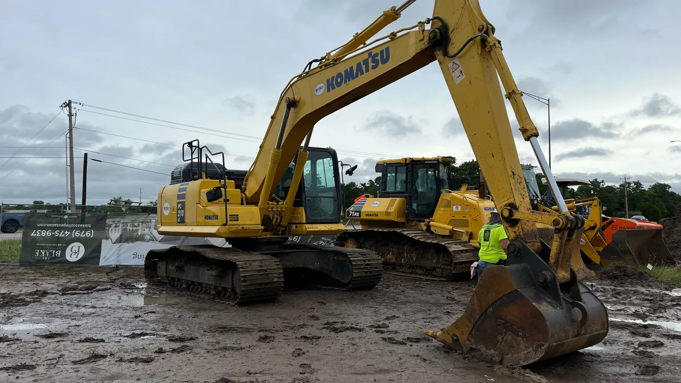 2018 KOMATSU PC210LC-11 HYDRAULIC EXCAVATOR SN: A12599